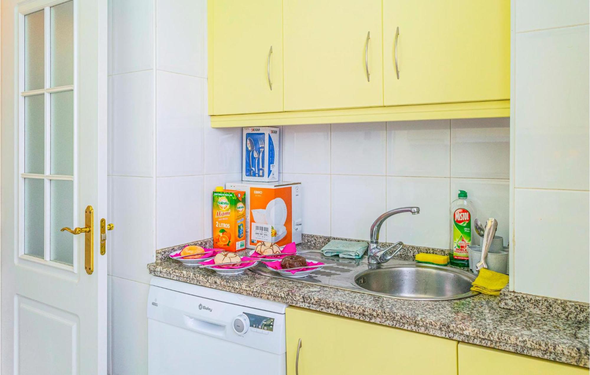 Lovely Apartment In Marbella With Kitchenette Exteriör bild