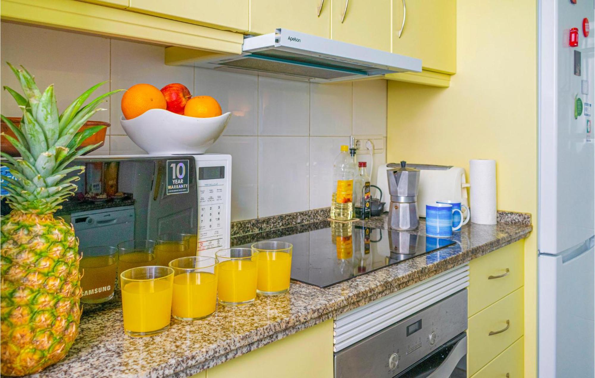 Lovely Apartment In Marbella With Kitchenette Exteriör bild